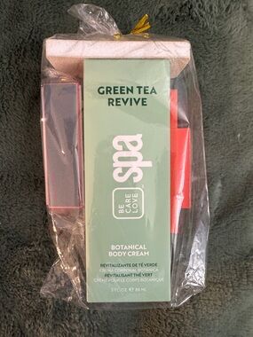 NWT Green Tea Revive Botanical Body Cream - SPA Set